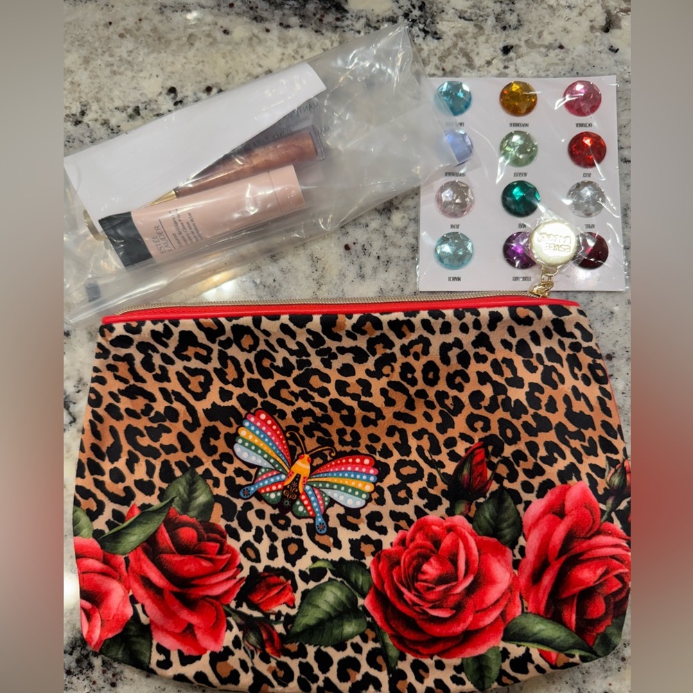 Estée Lauder Leopard Print Makeup Bag with primer and gloss NWOT - Picture 2 of 4
